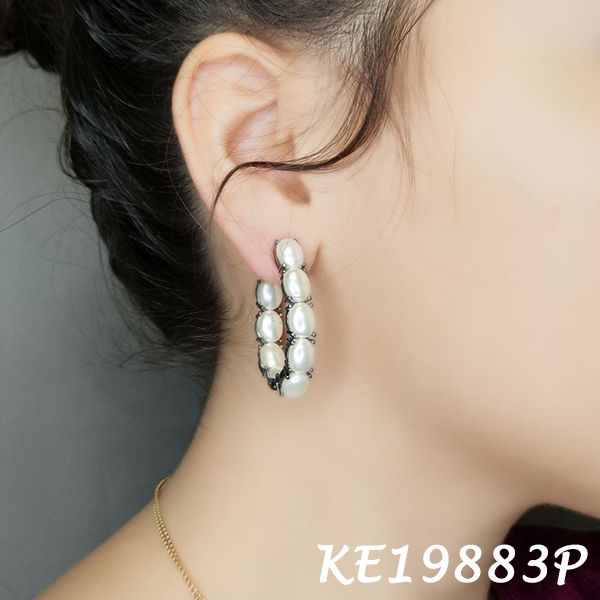 Pearl Oval Hoop Earring-KE19883P