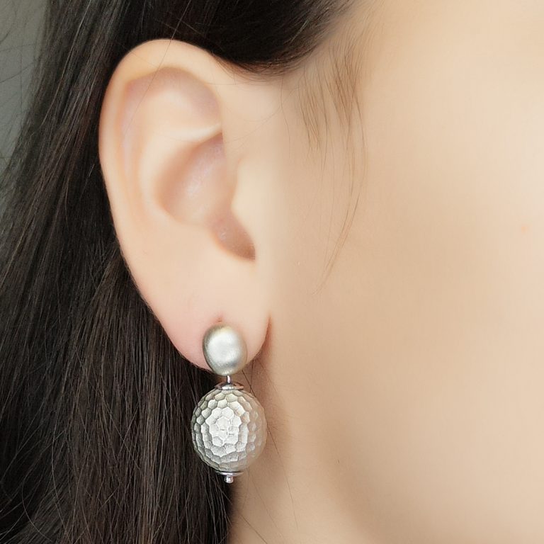 LE2222SATINSILVER- EARRING MIN.$100 -20% 6PCS-30% 12PCS-40%